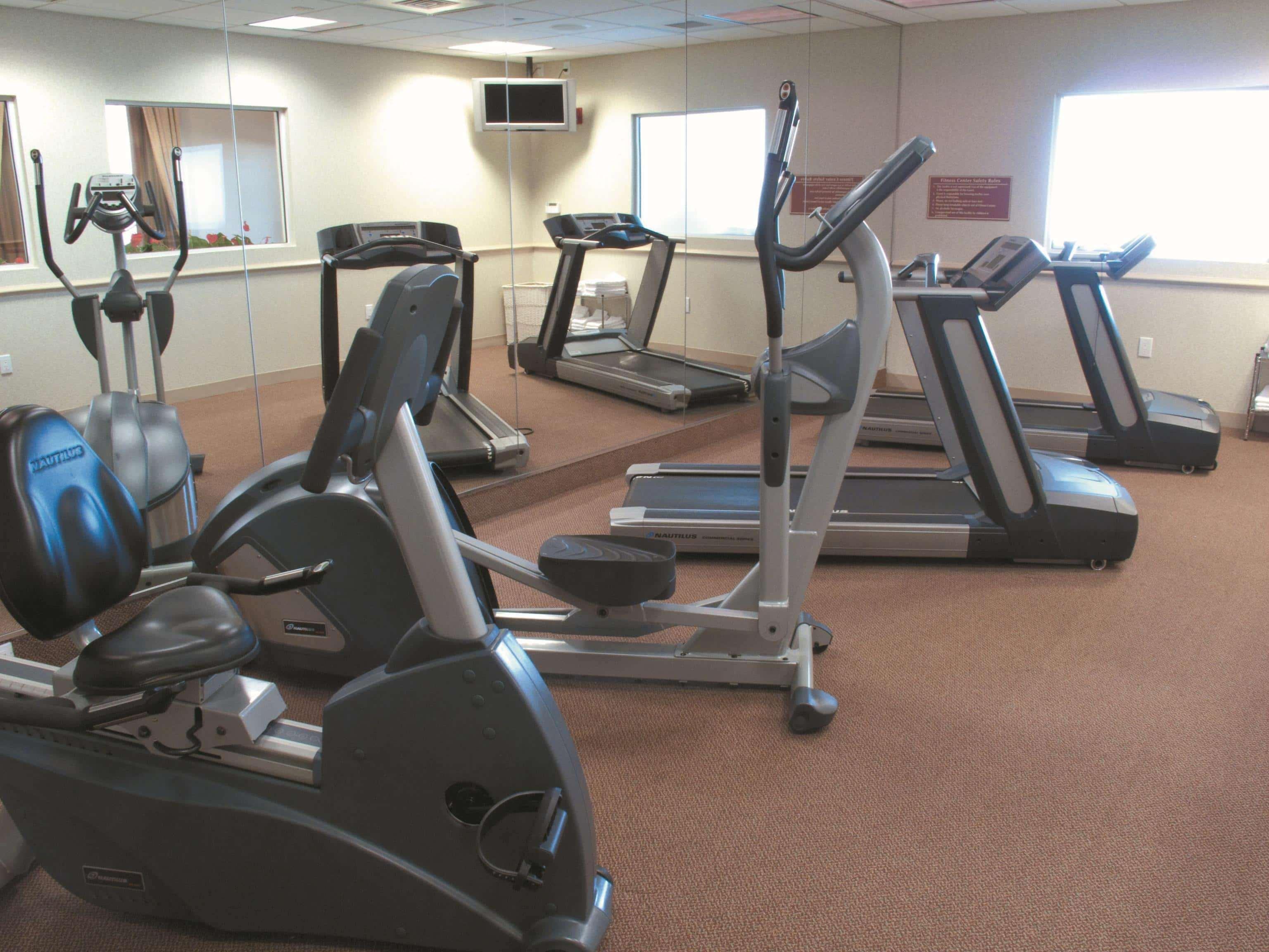 La Quinta By Wyndham Islip - Macarthur Airport Bohemia Ngoại thất bức ảnh