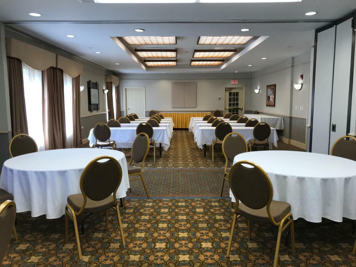 La Quinta By Wyndham Islip - Macarthur Airport Bohemia Ngoại thất bức ảnh